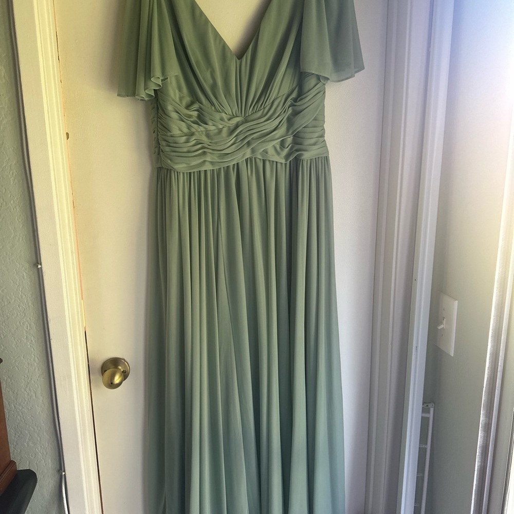 Elegant Green Evening Gown